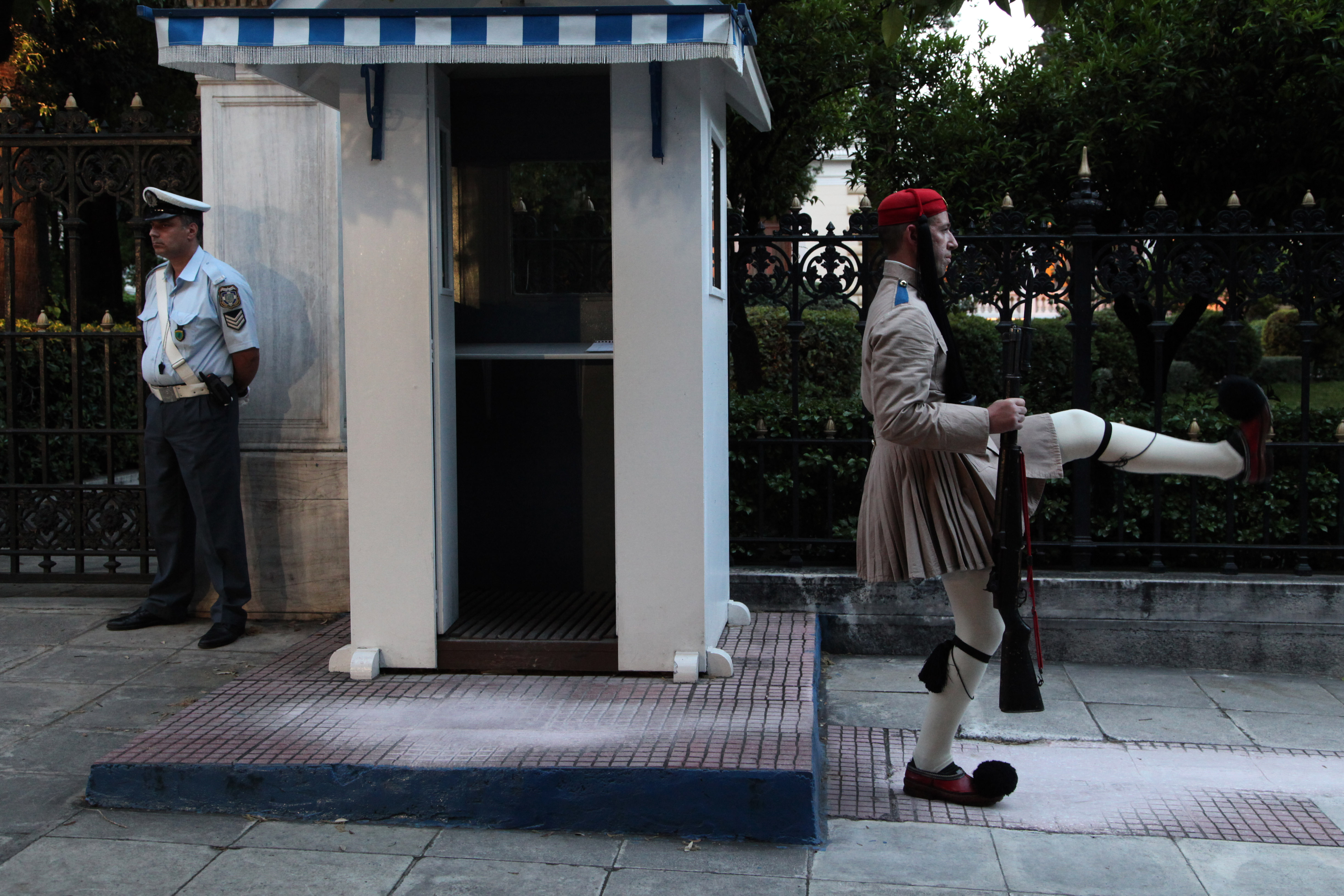 Παραμένει υπηρεσιακός πρωθυπουργός ο Π.Πικραμμένος